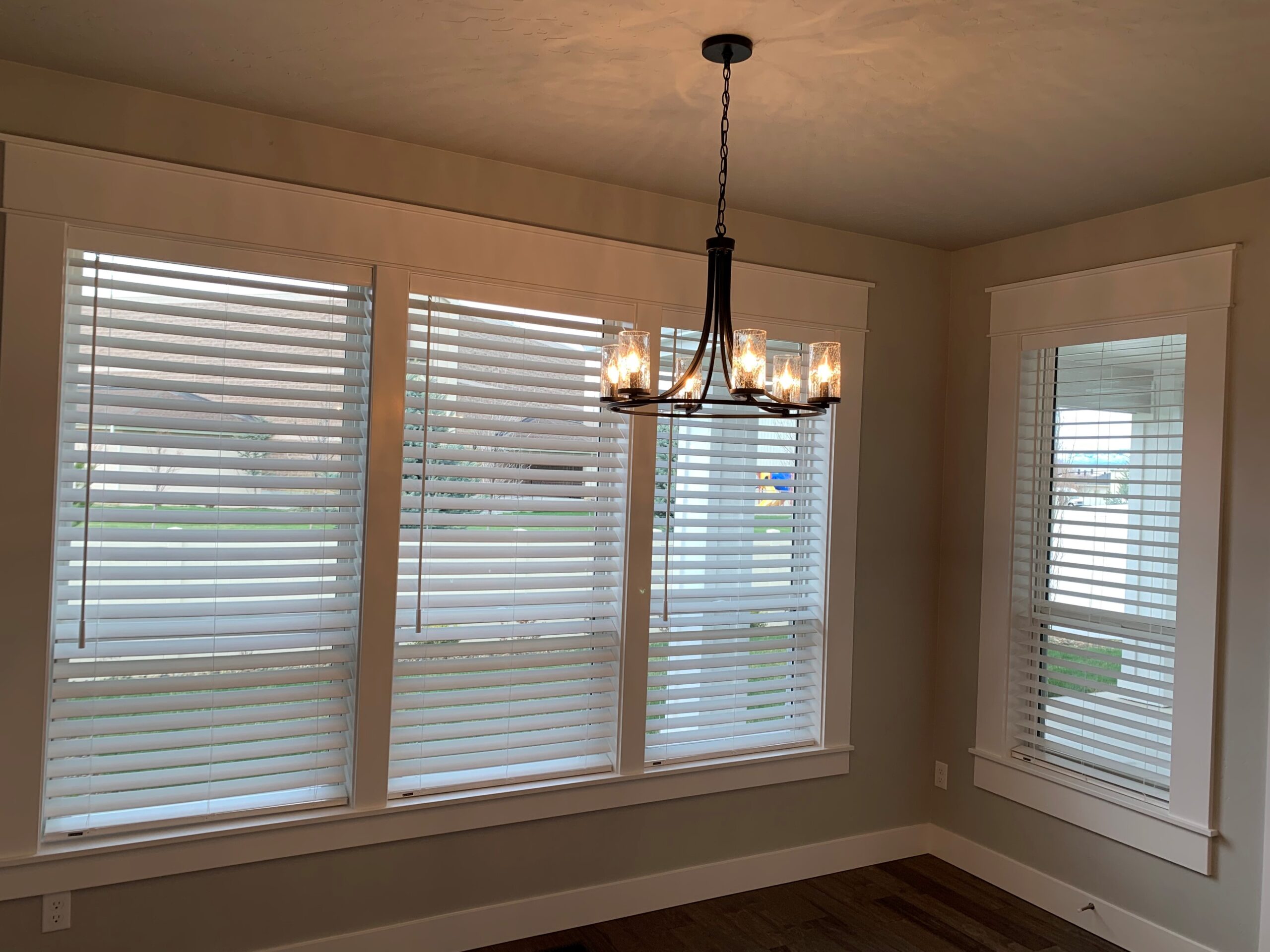 Norman 2.5 Cordless Faux Wood Blinds (1)